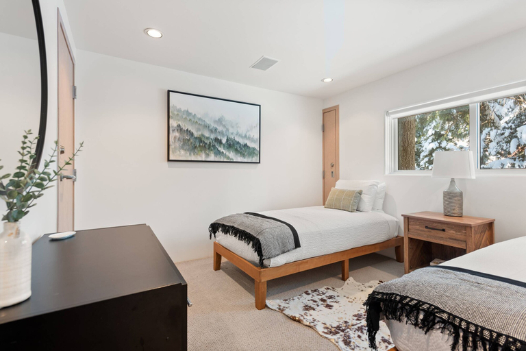 Bedroom 3, Dolomite 8, Pitkin