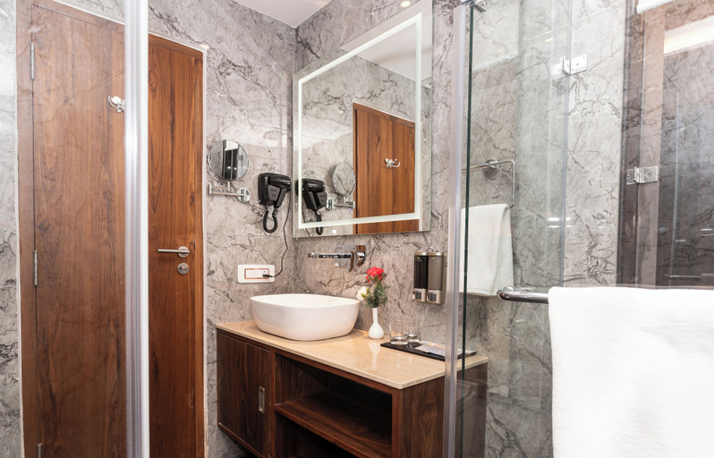 Bathroom 4, The Belvedere Himalayan Retreat, Mcleodganj by Leisure Hotels, Kangra