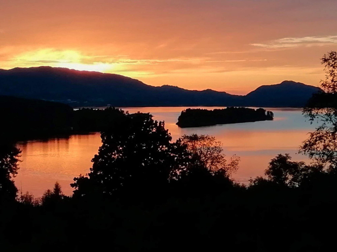 Water view 2, 6 Person Holiday Home in Lonevag, Osterøy