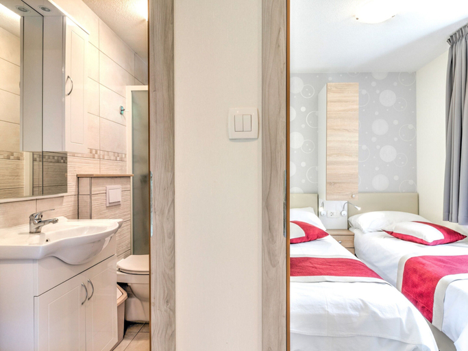 Bathroom 3, Mobile Home in Banjole Near Beach, Medulin