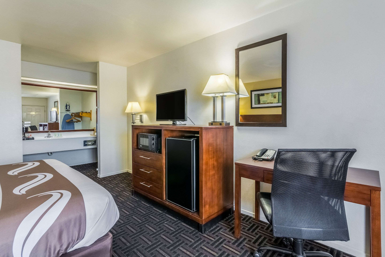 Bedroom 3, Quality Inn Fresno Near University, Fresno