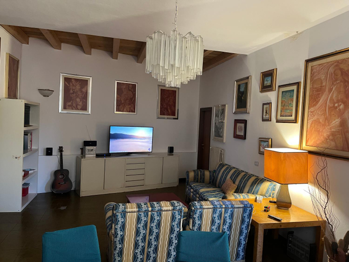 Others 5, Suite 23, Bologna