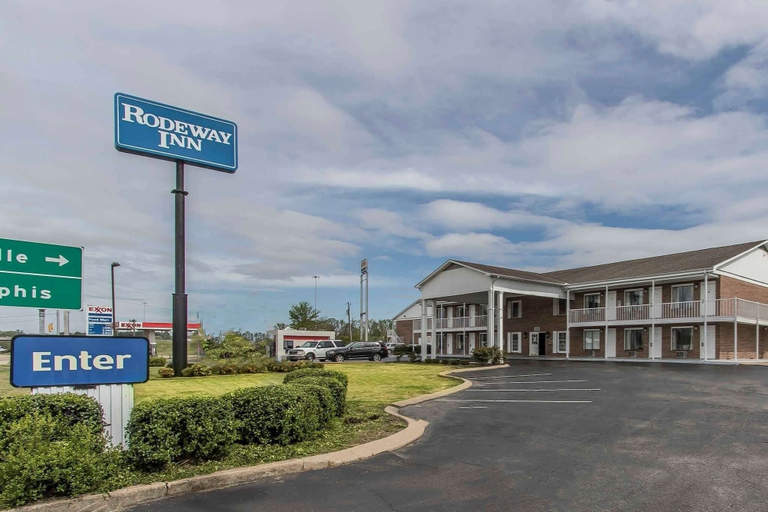 Exterior & Views 1, Rodeway Inn Jackson Northwest, Madison