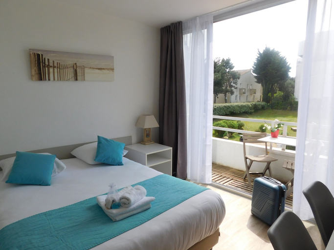 Bedroom 5, Résidence avec Piscine face au port 200m plage, Charente-Maritime