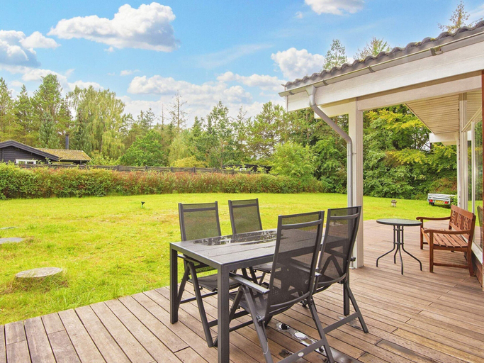Dining 5, 8 Person Holiday Home in Ebeltoft, Syddjurs