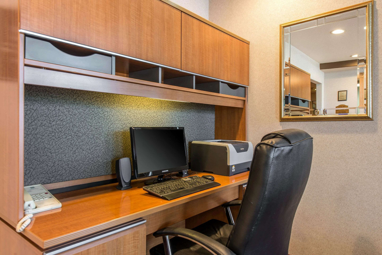 Others 5, Quality Inn Burlington, Kit Carson