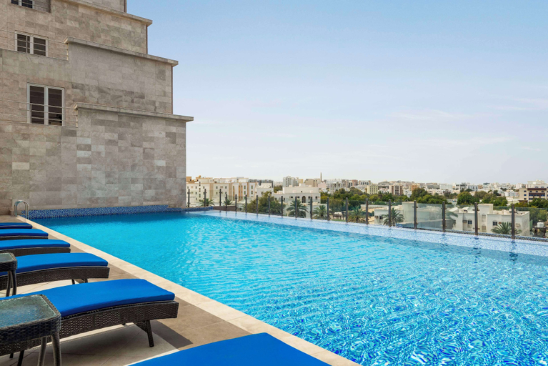 Sport & Beauty 2, Radisson Hotel Muscat Panorama, Bausher