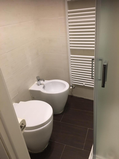 Bathroom 13