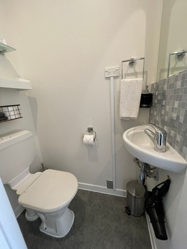 Bathroom 4, Bavaria Boutique Hotel, Waitakere