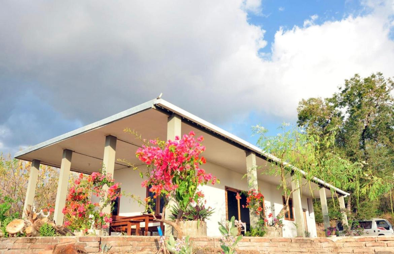 Ocean Surf Villa, West Sumbawa