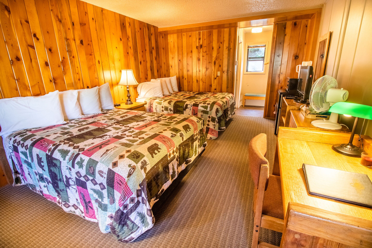 Bedroom 3, Castle Mountain Lodge, Larimer
