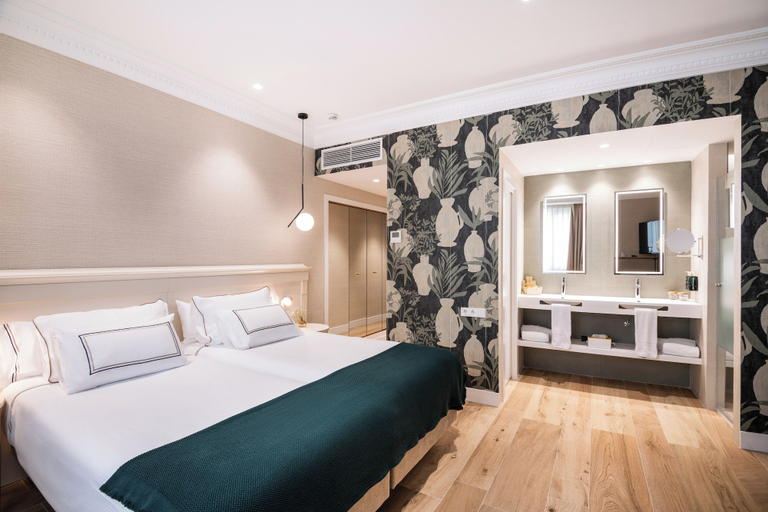 Bedroom 3, Melia Plaza Valencia, Valencia