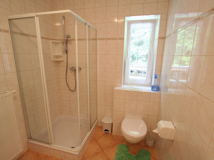 Bathroom, Chalet in Scheffau Near Skiwelt Lift, Kufstein