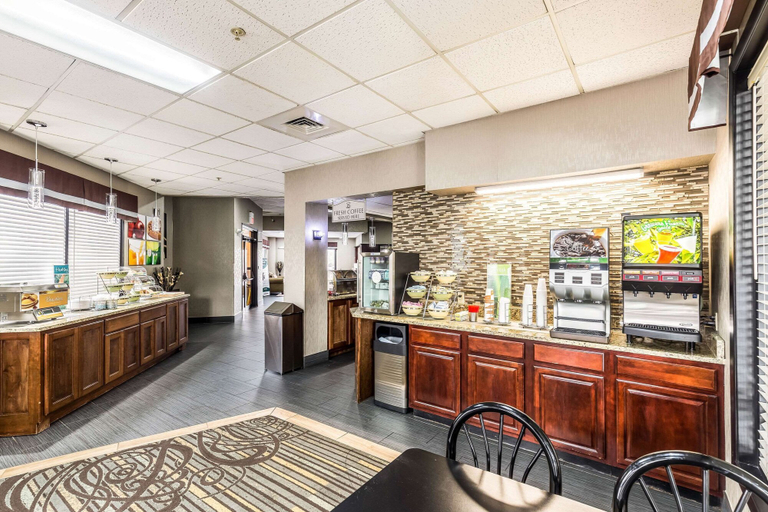 Food & Drinks 5, Quality Inn West Plains, Howell