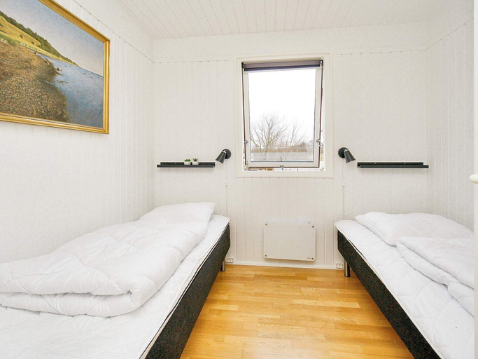Room 5, 6 Person Holiday Home in Olsted, Halsnæs