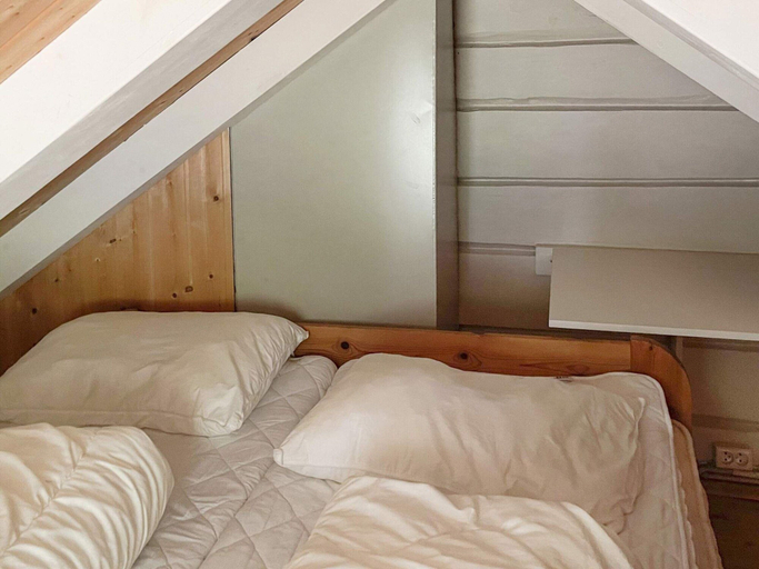 Room 2, 4 Person Holiday Home in Bryggja, Vågsøy
