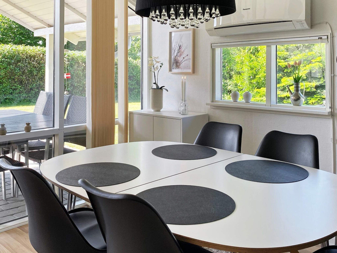 Dining 5, 4 Star Holiday Home in Nordborg, Sønderborg