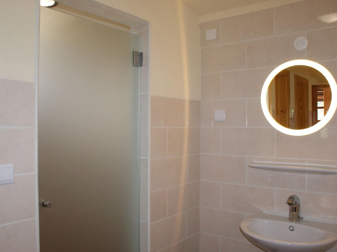 Bathroom 4, Holiday Home in Covas near Serra da Estrela, Tábua