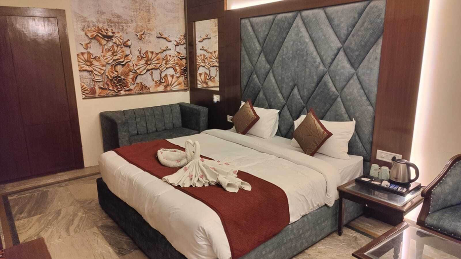 Bedroom 3, Hotel Saket, Kaushambi