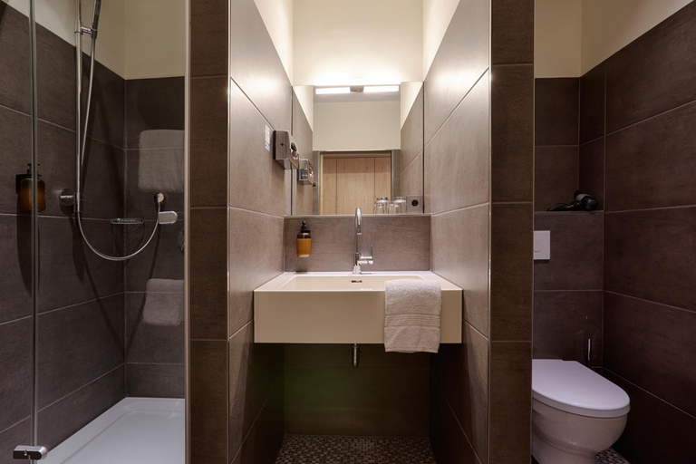 Bathroom 5, homie hotel wiener botschaft, Würzburg