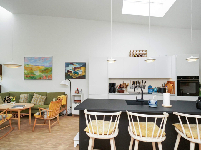 Dining 5, 5 Star Holiday Home in Gilleleje, Gribskov