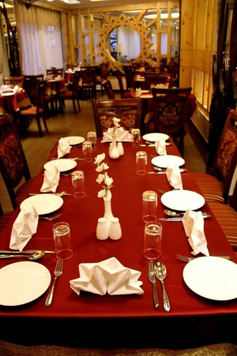 Food & Drinks 5, Crescent Resort, Darjiling