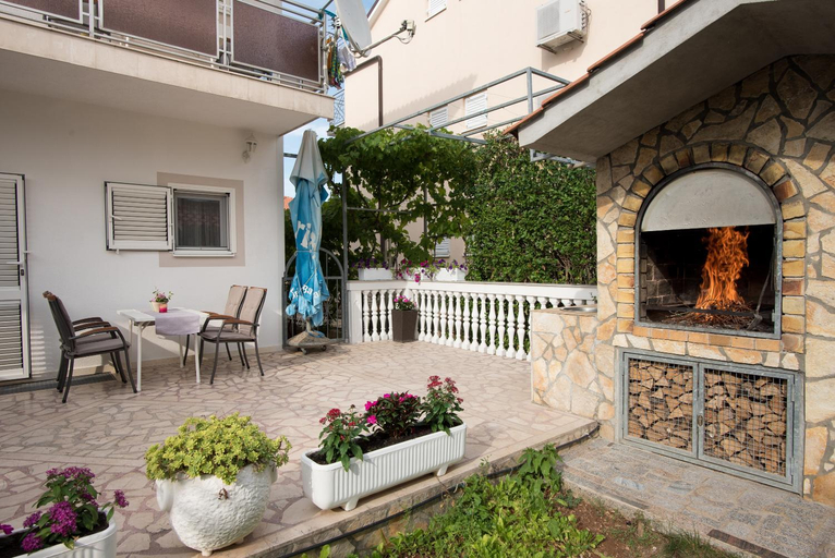 Others 5, Topic Apartments, Vodice