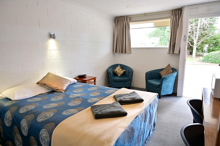 Bedroom 2, Byer Fountain Motor Inn, Greater Hume Shire - Pt B