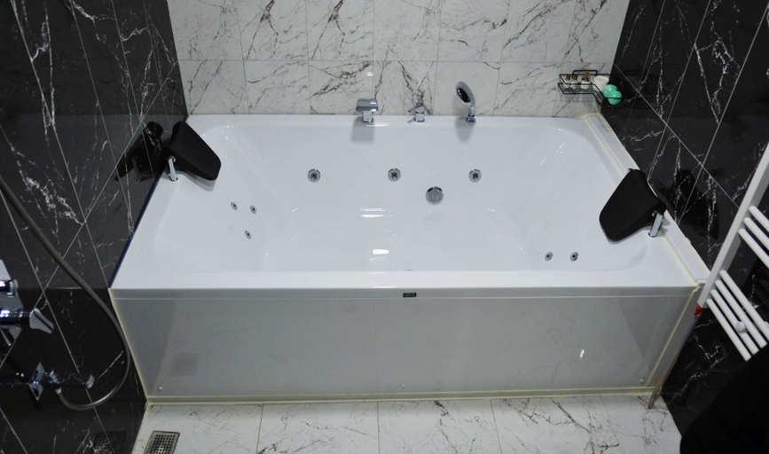 Bathroom 5, EXPO GARDEN HOTEL, Merkez