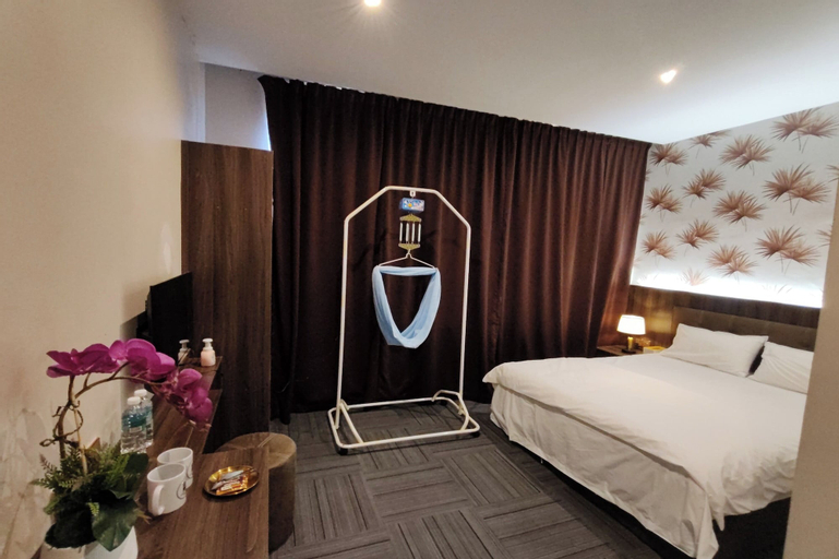Bedroom 13