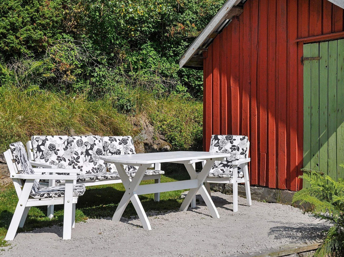 Dining 5, 6 Person Holiday Home in Stromstad, Strömstad