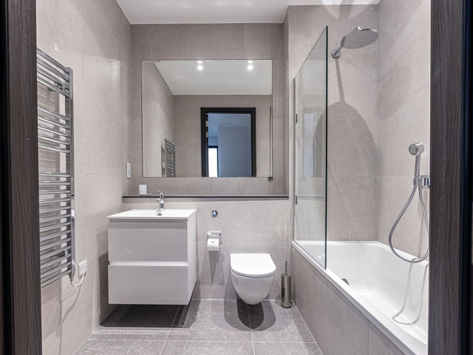 Bathroom 3, Family Fun in Camden, London