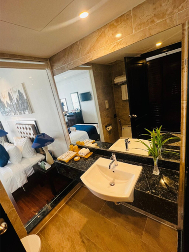 Bathroom 5, Sandals Island Hotel, Nha Trang