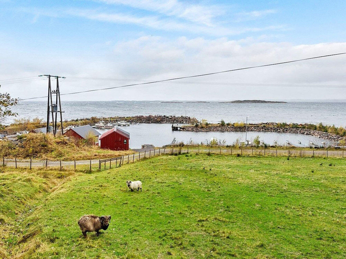 Exterior 5, 6 Person Holiday Home in Midsund, Midsund