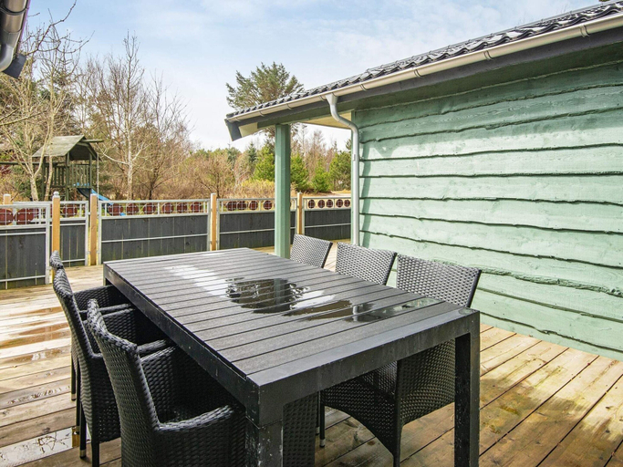 Dining 2, 4 Star Holiday Home in Hemmet, Ringkøbing-Skjern
