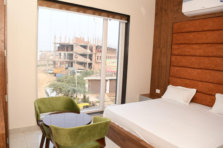 Bedroom 2, Hotel Goverdhan Inn, Mathura