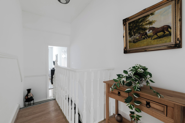 Others 4, 4 Bed House - Sleeps 6 - Garden Pets Wifi, London