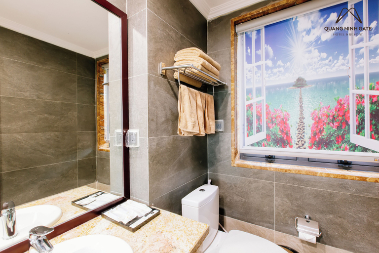 Bathroom 5, Quang Ninh Gate Hotel & Resort, Đông Triều