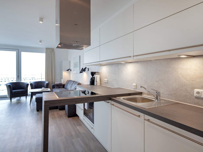 Private kitchen 2, Exklusives Apartment in Erster Reihe, Plön