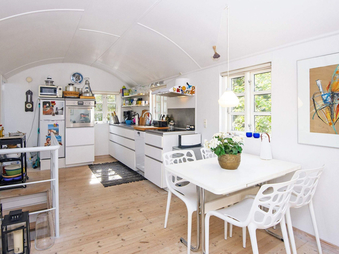 Dining 2, 4 Star Holiday Home in Grenaa, Norddjurs