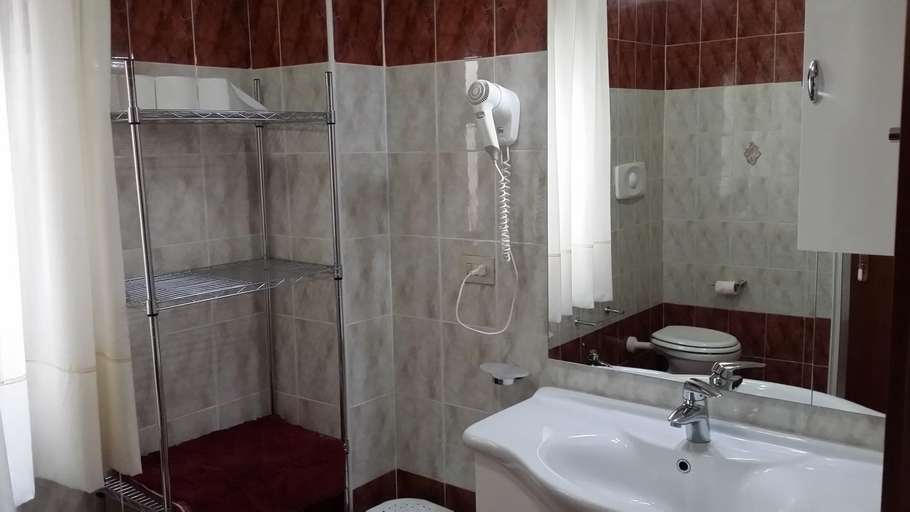 Bathroom 4, Il Tulipano, Cosenza