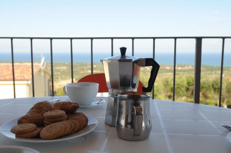 Food & Drinks 5, GF Apartments Li Seddi, Olbia-Tempio