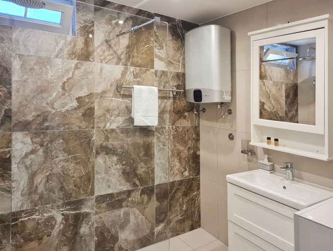 Bathroom 3, Step to Kotor Bay Perast