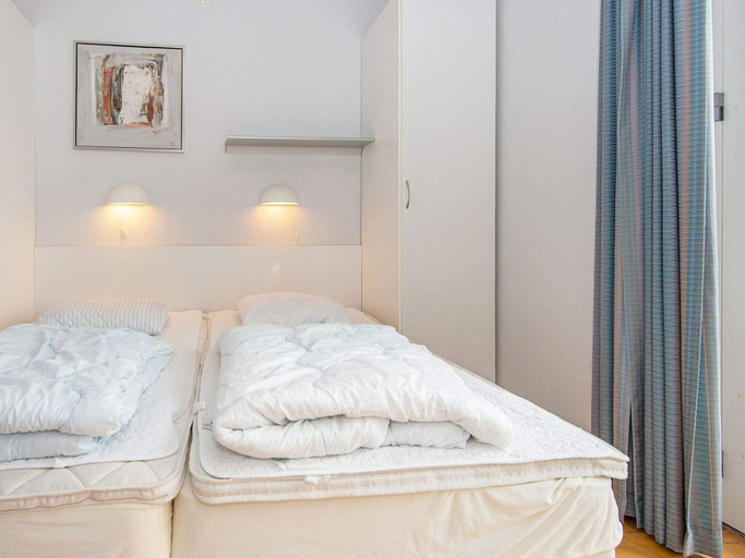 Bedroom 2, 6 Person Holiday Home in Hojer, Tønder
