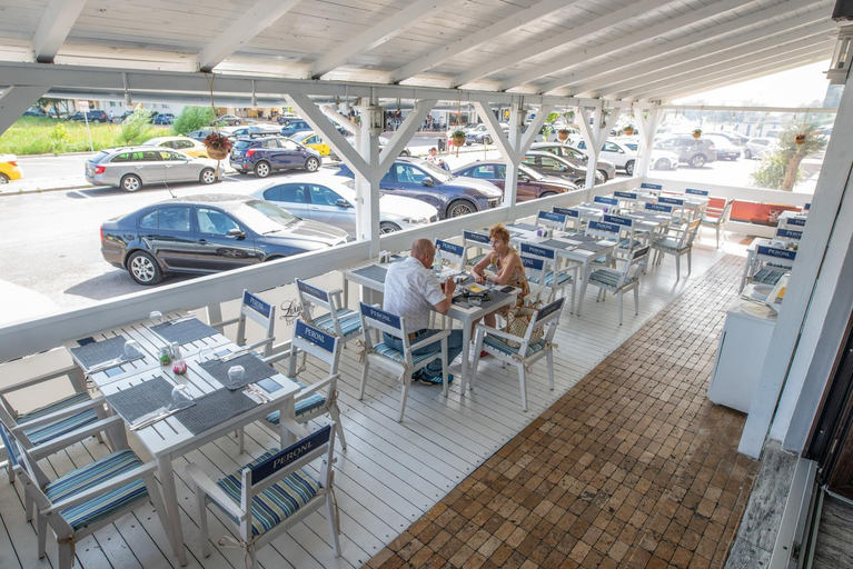 Food & Drinks 4, Summerland Happy Blue Apartments, Constanta
