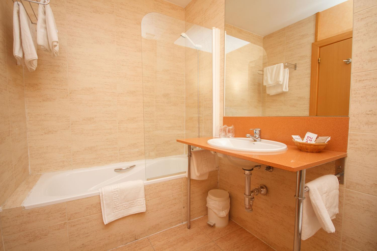 Bathroom 3, Hotel Mirador de Gornazo, Cantabria