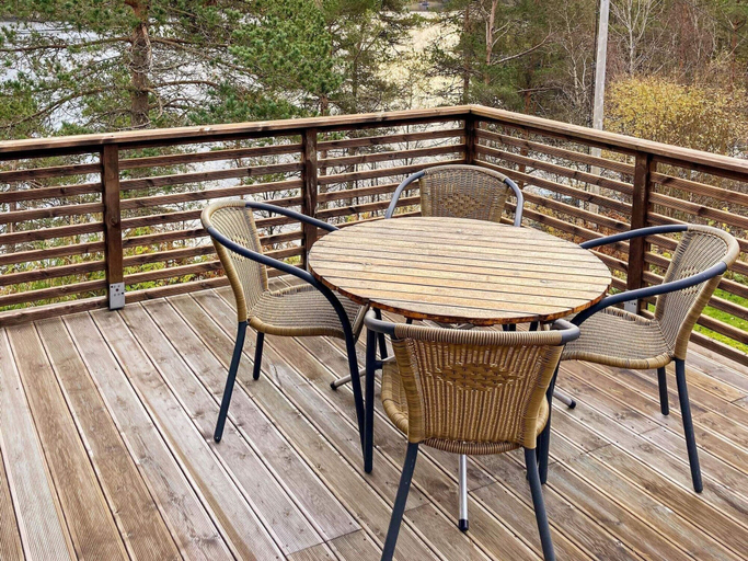 Others 5, 8 Person Holiday Home in Halsanaustan, Halsa