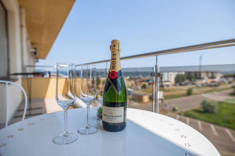Food & Drinks 5, Summerland Happy Blue Apartments, Constanta