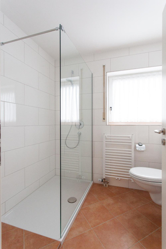 Bathroom 3, Hotel garni Schacherer, Breisgau-Hochschwarzwald