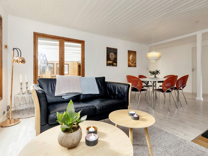 Dining 3, 8 Person Holiday Home in Oksbol, Varde